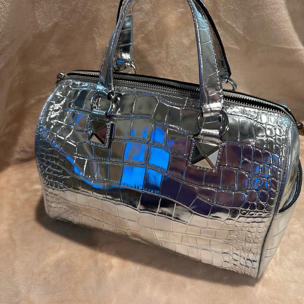 Michael Kors Medium Duffle Satchel Silver Embossed Leather - Picture 4 of 6